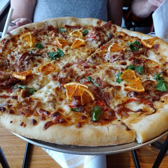Ike & Oak Brewing Co - Vietnamese pizza with duck. - Brewpubs Near Me - Woodridge, Illinois