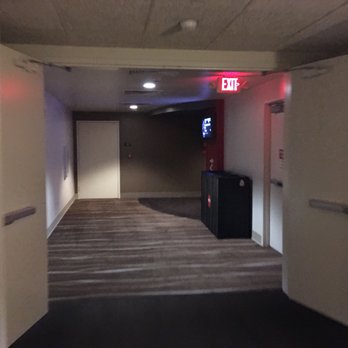 AMC Lakeline 9 - Cinema Near Me - Cedar Park, Texas