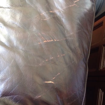 BR Moving - Scratched arm of leather couch - Movers Near Me - Philadelphia, Pennsylvania BR Moving - Scratched arm of leather couch - Movers Near Me - Philadelphia, Pennsylvania