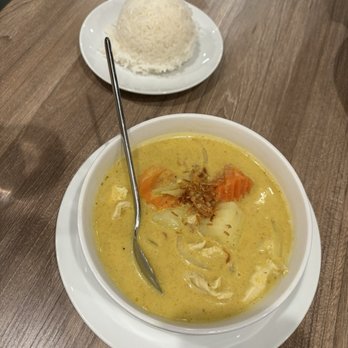 Siam Station - Yellow curry - Thai Near Me - Irvine, California