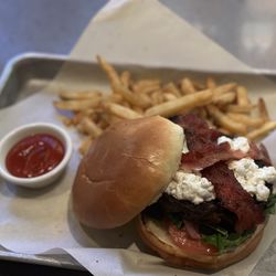 BJ's Restaurant & Brewhouse - Bistro Burger*