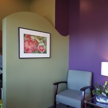 180° Chiropractic - Waiting area, with kids section - Chiropractors Near Me - Beaverton, Oregon