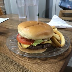 MorningLory Cafe & Bakery - Fresh burgers.