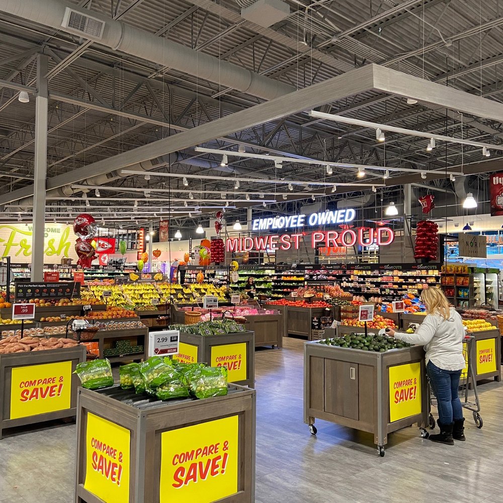 Hy-Vee Fast & Fresh - This Hy-Vee is big and beautiful - Convenience Stores Near Me - Springfield, Missouri Hy-Vee Fast & Fresh - This Hy-Vee is big and beautiful - Convenience Stores Near Me - Springfield, Missouri