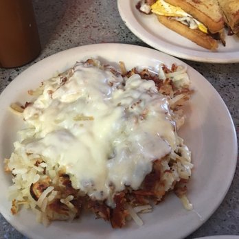 Sarkis Cafe - Cheesy hash! I like to put there seasoning in it and it is great. - Diners Near Me - Evanston, Illinois