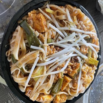 Thai Avenue - Tofu pad Thai - Thai Near Me - Zeeland, Michigan