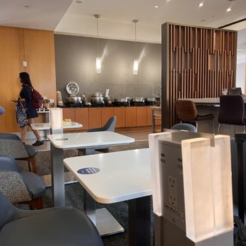 Delta Sky Club - Buffet line - Airport Lounges Near Me - Atlanta, Georgia Delta Sky Club - Buffet line - Airport Lounges Near Me - Atlanta, Georgia