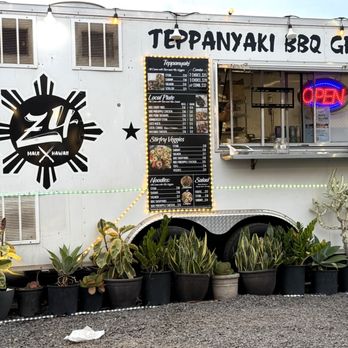 Maui Foods Trucks - Food Trucks Near Me - Kihei, Hawaii Maui Foods Trucks - Food Trucks Near Me - Kihei, Hawaii