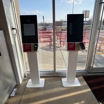 Dave's Hot Chicken - Inside electronic kiosk - Chicken Shop Near Me - Melrose Park, Illinois