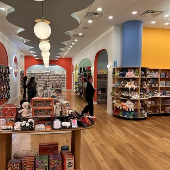 Hartford Prints - Inside - Gift Shops Near Me - Hartford, Connecticut