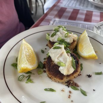 Joe's Cafe - Crab Cakes - American Near Me - Santa Barbara, California Joe's Cafe - Crab Cakes - American Near Me - Santa Barbara, California