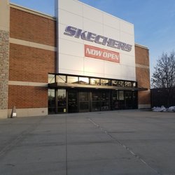 SKECHERS Warehouse Outlet