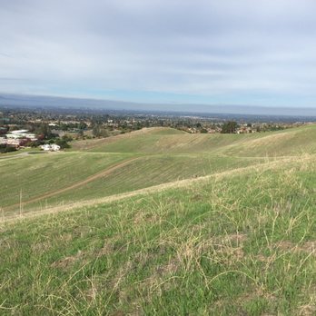 Montgomery Hill Park - Hills throughout the entire park. - Hiking Near Me - San Jose, California Montgomery Hill Park - Hills throughout the entire park. - Hiking Near Me - San Jose, California
