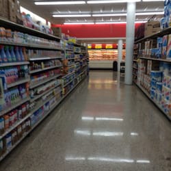 Las Palmas Shopping Center - Paper aisle going towards the back of the store, empty store at 9 am ppl! Early morning chilling time!