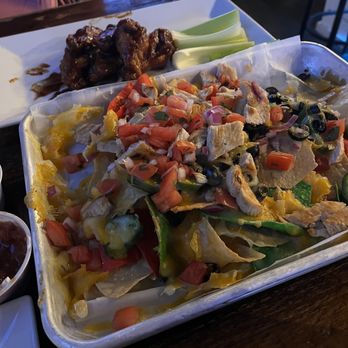 Dive Bar & Restaurant - Bbq wings and nachos - New American Near Me - West Haven, Connecticut Dive Bar & Restaurant - Bbq wings and nachos - New American Near Me - West Haven, Connecticut
