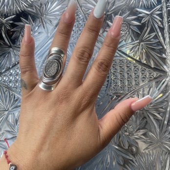 Lavish Nails Salon - Nail Salons Near Me - Martinez, California