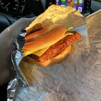 Wendy's - Crispy Panko Fish Sandwich - Fast Food Near Me - Stamford, Connecticut