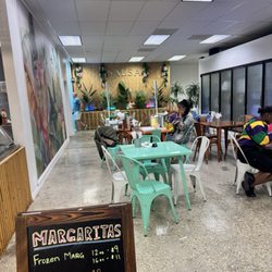 Salsa - Dinning area