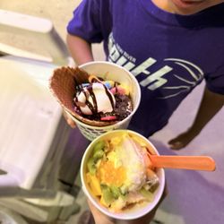 The Fuzzy Peach Frozen Yogurt Bar - Pineapple Dole Soft Serve  Classic Chocolate Frozen Yogurt