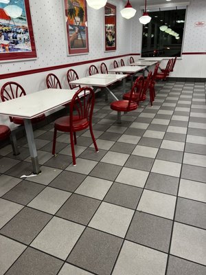 In-N-Out Burger by null