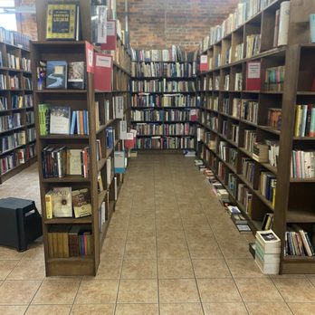 Smith Family Bookstore - Bookstores Near Me - Eugene, Oregon