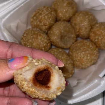 Dim Sum Dumpling House - Sesame Ball Red Bean - Dim Sum Near Me - Alhambra, California Dim Sum Dumpling House - Sesame Ball Red Bean - Dim Sum Near Me - Alhambra, California