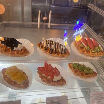 Fly Me To The Moon - Croffle - Cafes Near Me - Syosset, New York Fly Me To The Moon - Croffle - Cafes Near Me - Syosset, New York