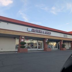 dd's DISCOUNTS - Store