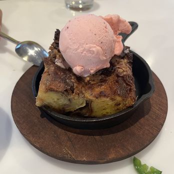 Marlow - Croissant pudding with strawberry ice cream - Pizza Near Me - Makawao, Hawaii Marlow - Croissant pudding with strawberry ice cream - Pizza Near Me - Makawao, Hawaii