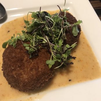 Roy's Kaanapali - Crab cakes - Hawaiian Near Me - Lahaina, Hawaii Roy's Kaanapali - Crab cakes - Hawaiian Near Me - Lahaina, Hawaii