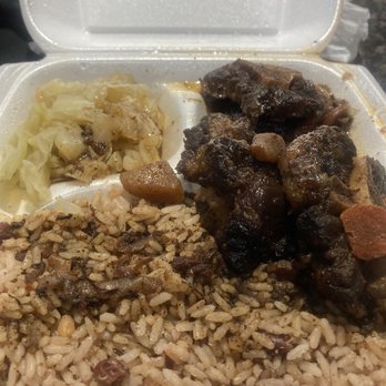 Jamaican Reggae Vibes Kitchen - Oxtail w/ rice and peas & cabbage - Food Trucks Near Me - Spring, Texas Jamaican Reggae Vibes Kitchen - Oxtail w/ rice and peas & cabbage - Food Trucks Near Me - Spring, Texas