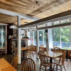 Big Sur River Inn and Restaurant - Interior