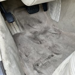 Treasure Coast Lexus - driver's side floor mat after a technician left my car for me to pick up