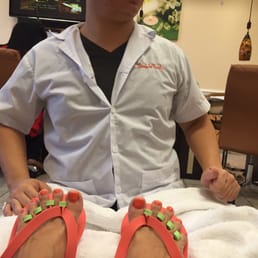 My rubber flippies match my toes! My rubber flippies match my toes!