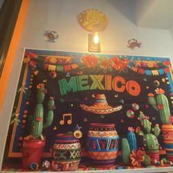Mi Pueblito Lindo - Inside