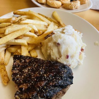 Applebee's Grill + Bar - 8 oz. Top Sirloin* - Sports Bars Near Me - Tallahassee, Florida