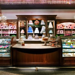 Palmer's Bakery: Specializes in weddings, cakes, cupcakes, pastries, cookies and artisan breads-all made from scratch!