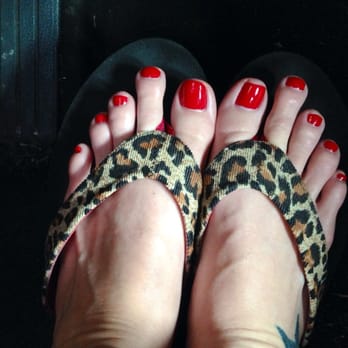 Relax Head to Toe - Christmas toes! - Nail Salons Near Me - Round Rock, Texas