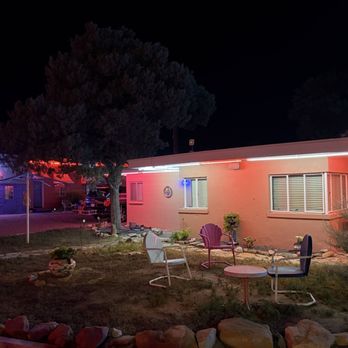 Blue Swallow Motel - Chairs outside - Hotels Near Me - Tucumcari, New Mexico Blue Swallow Motel - Chairs outside - Hotels Near Me - Tucumcari, New Mexico