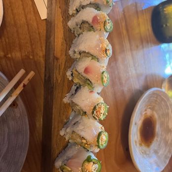 Lucky Robot Restaurant - Sushi Bars Near Me - Austin, Texas