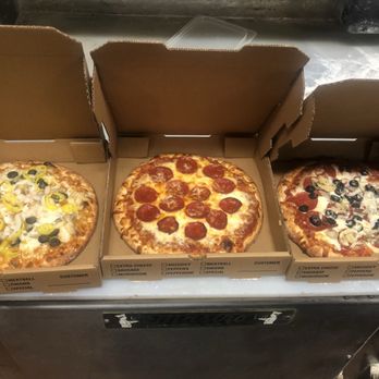 R Pizzeria - Large Cheese Pizza and 10 Wings Specialties - Pizza Near Me - Rochester, New York R Pizzeria - Large Cheese Pizza and 10 Wings Specialties - Pizza Near Me - Rochester, New York