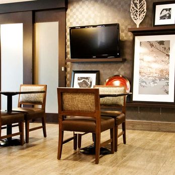 Hampton Inn Doylestown - Reception - Hotels Near Me - Warrington, Pennsylvania Hampton Inn Doylestown - Reception - Hotels Near Me - Warrington, Pennsylvania
