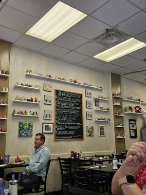 Shakers American Café by null