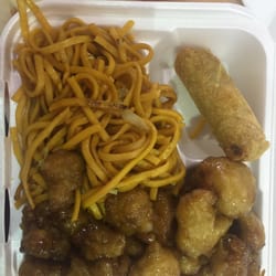 En Fu Express - Orange chicken, lo mein and an egg roll