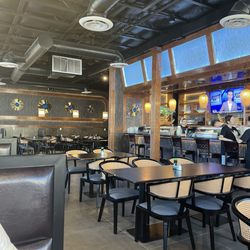 W & Z Asian Bistro & Sushi Bar - Inside