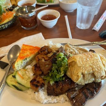 Com Tam Tran Quy Cap - Combo #3 - Vietnamese Near Me - Fountain Valley, California