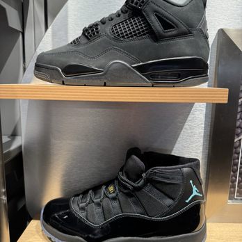 foot locker black cat 4