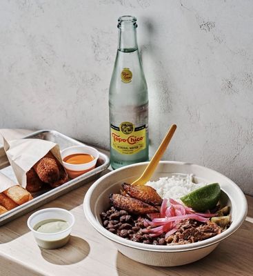 Suárez Bakery & Barra by null