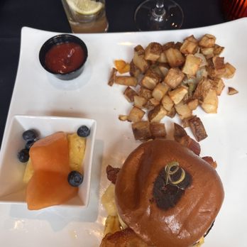 Wilson Hardware Kitchen & Bar - Breakfast sandwich - New American Near Me - Arlington, Virginia