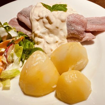 Modrückers Restaurant - Die Heringsfilets Hausfrauen Art waren sehr lecker und das Vanilleeis mit heißen Himbeeren hat das Abendessen gut abgerundet. - Restaurants Near Me - Oldenburg, SH Modrückers Restaurant - Die Heringsfilets Hausfrauen Art waren sehr lecker und das Vanilleeis mit heißen Himbeeren hat das Abendessen gut abgerundet. - Restaurants Near Me - Oldenburg, SH